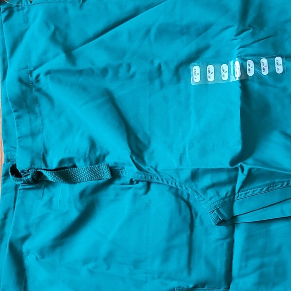 Scrub - Picture 3 of 10